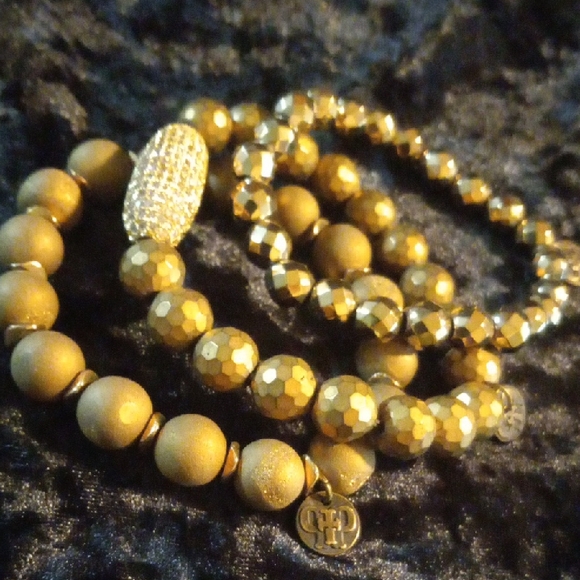 Pink panache Designer Stone Gold Textured Beaded Bracelet - Picture 1 of 1